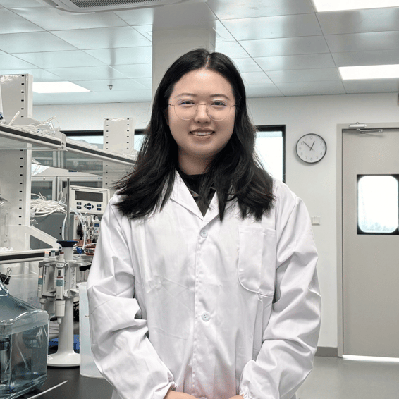 Meng Fei Sun at her laboratory